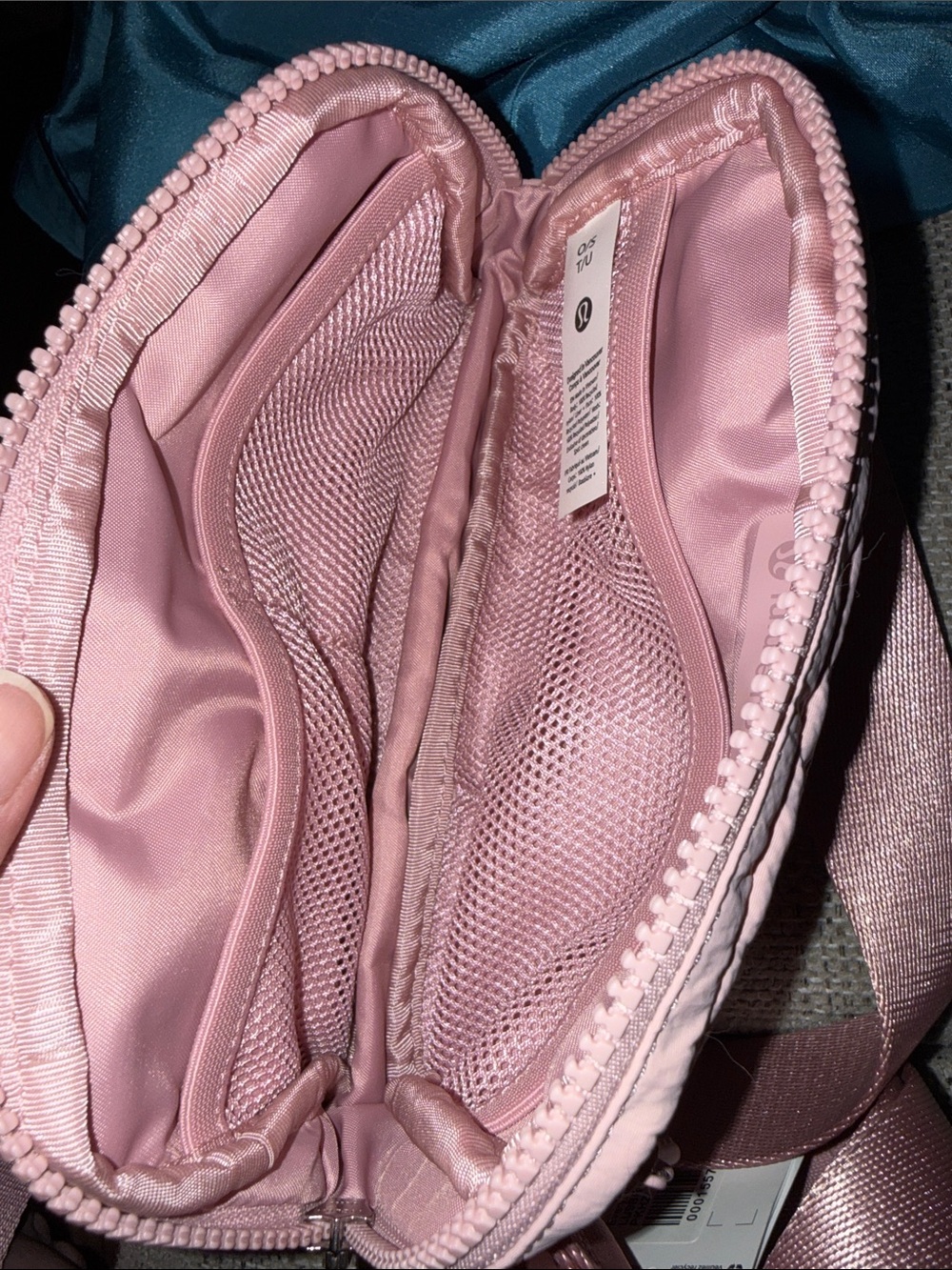 lululemon athletica Pale Pink Crossbody Bag BNWT. DORM ESSENTIALS - Picture 7 of 7